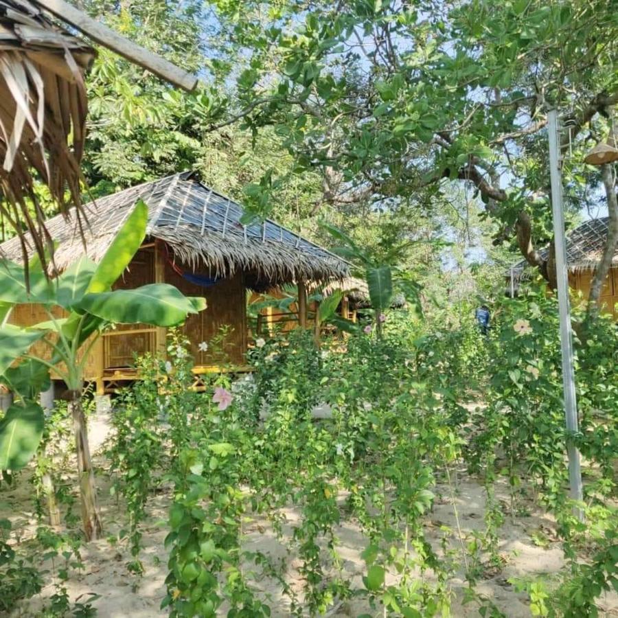 Rabbit Bungalow Koh Phayam Exteriör bild